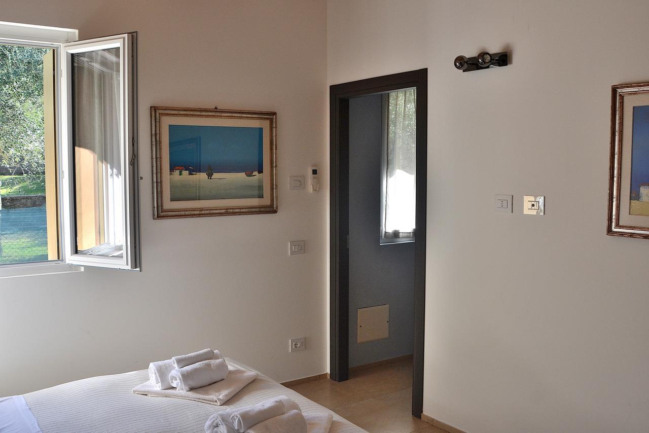 South Apartment With Pool Torri Del Benaco Dış mekan fotoğraf